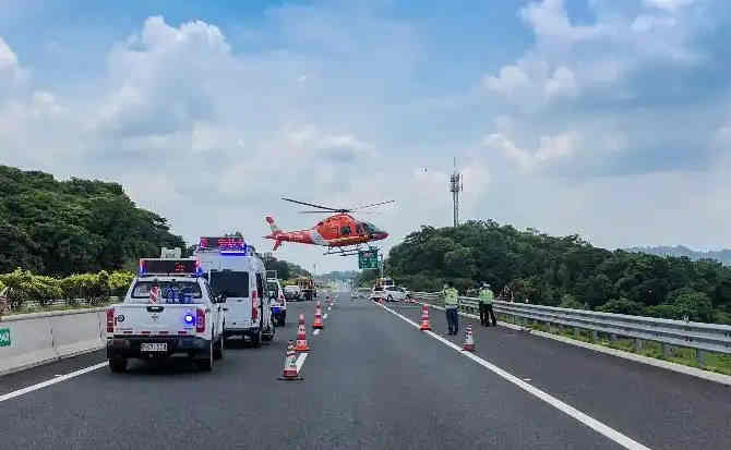 尼勒克高速公路汽车救援案例